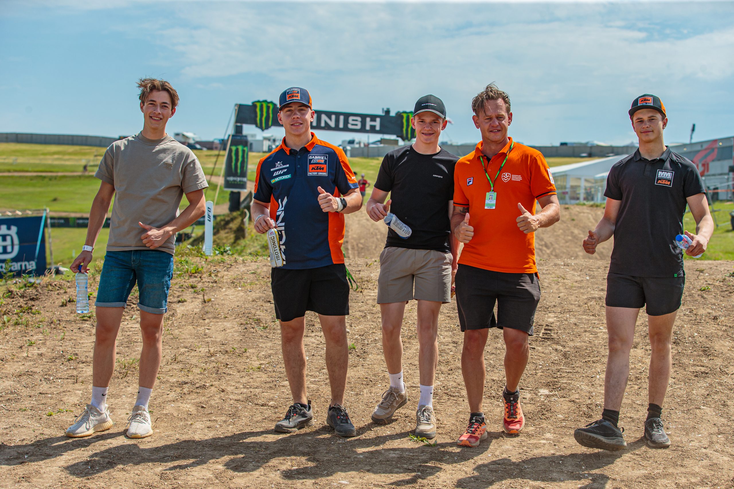 Leerzame EMX125 wedstrijd in Engeland voor Dex van den Broek