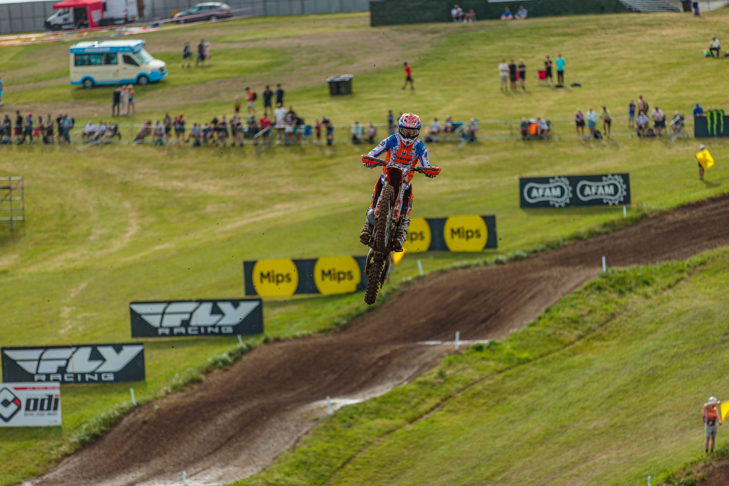 Leerzame EMX125 wedstrijd in Engeland voor Dex van den Broek