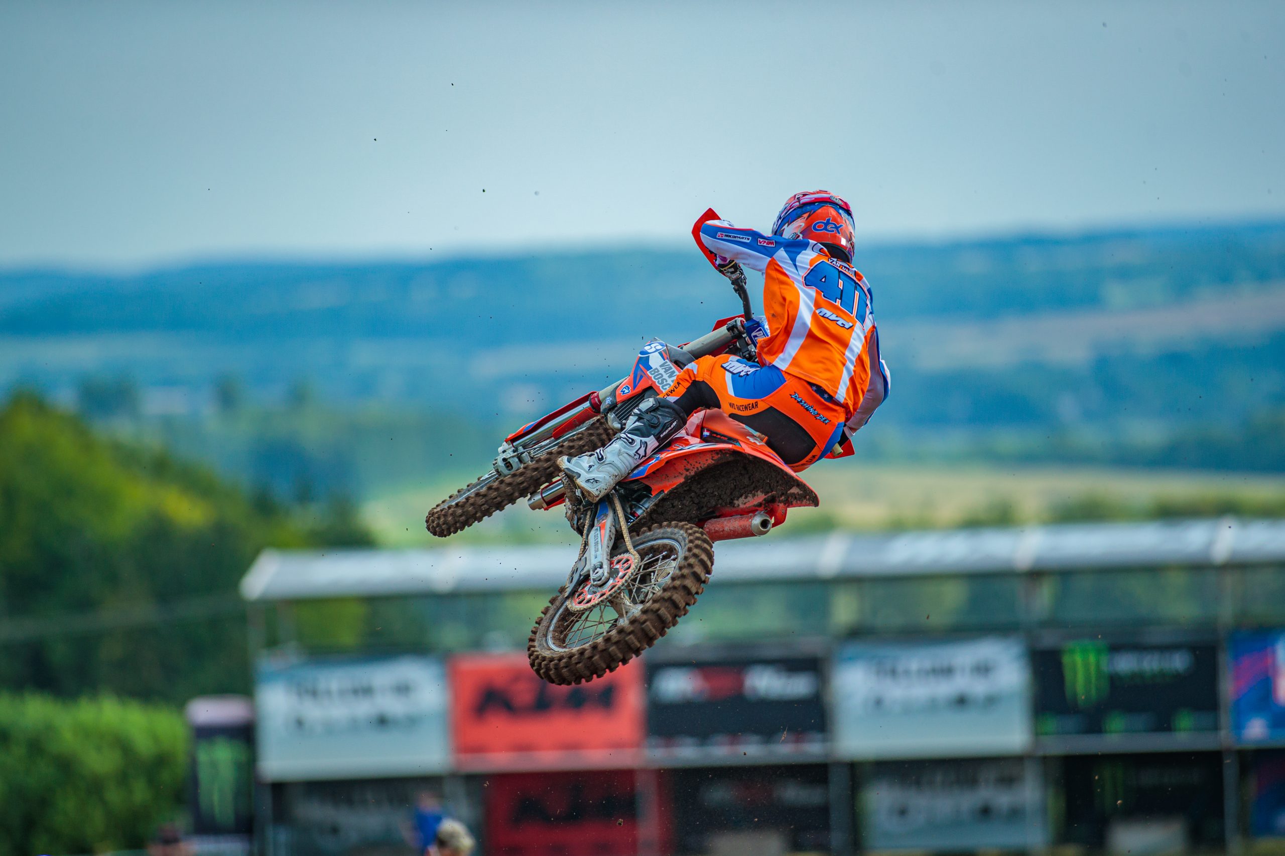Leerzame EMX125 wedstrijd in Engeland voor Dex van den Broek