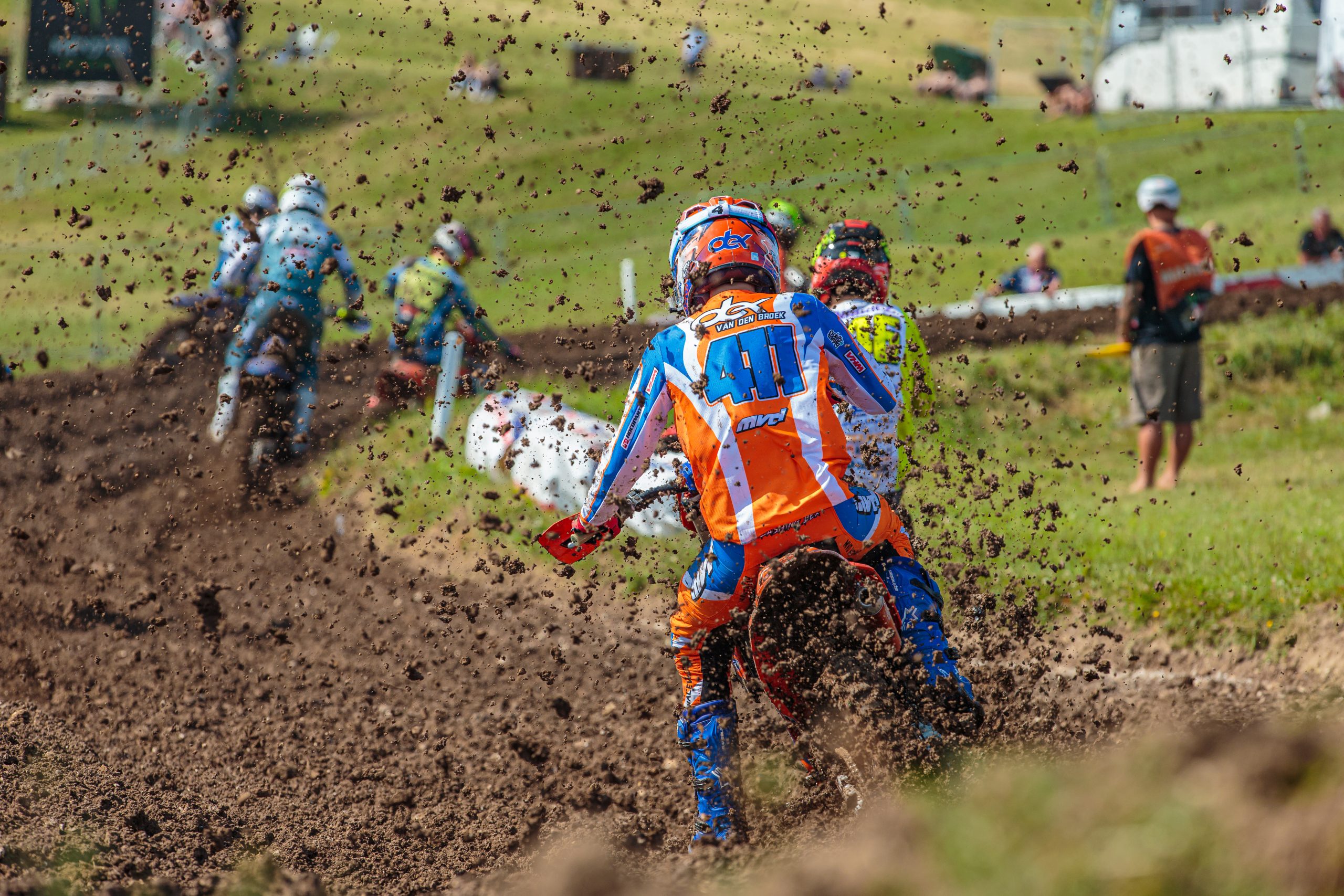 Leerzame EMX125 wedstrijd in Engeland voor Dex van den Broek