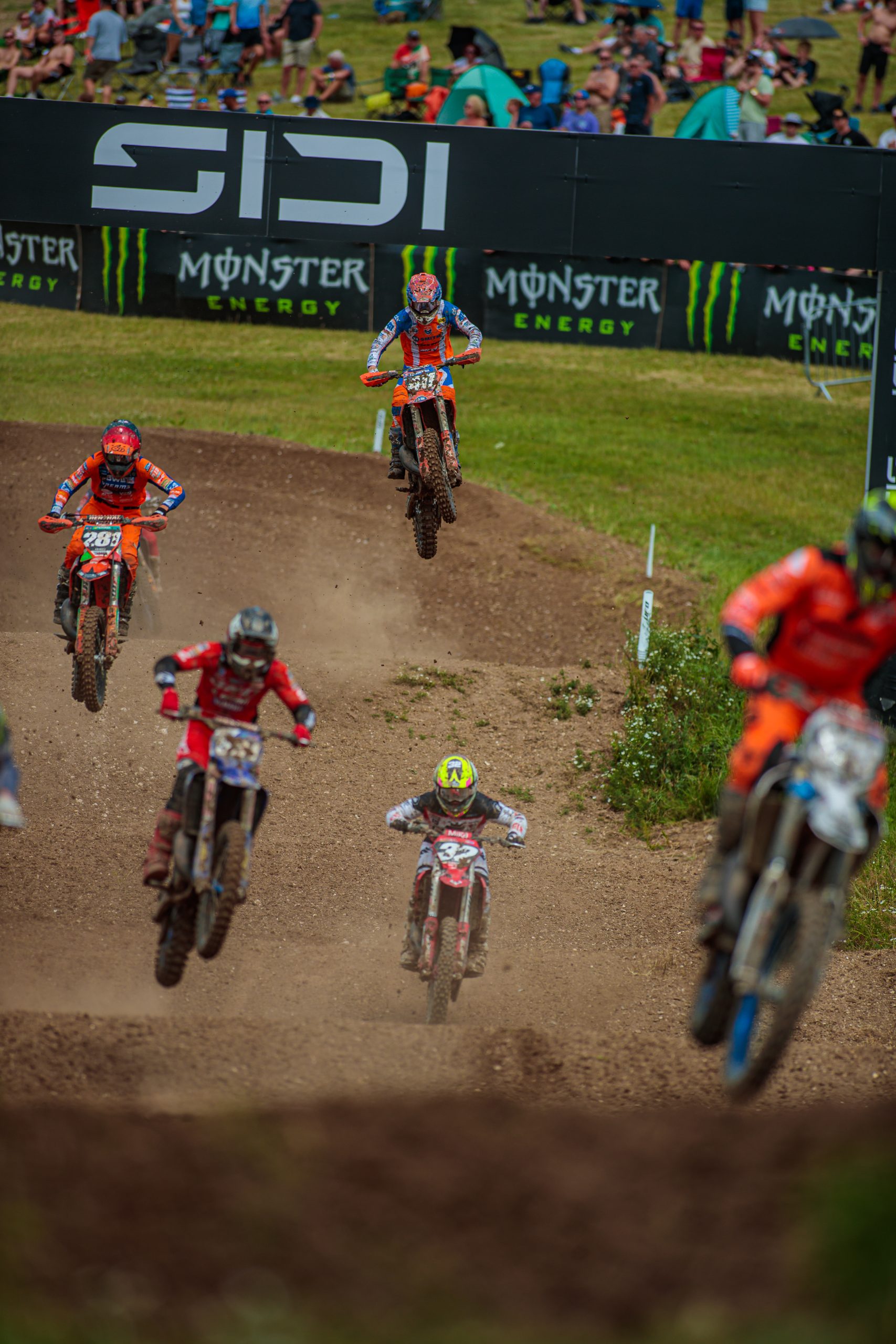 Leerzame EMX125 wedstrijd in Engeland voor Dex van den Broek