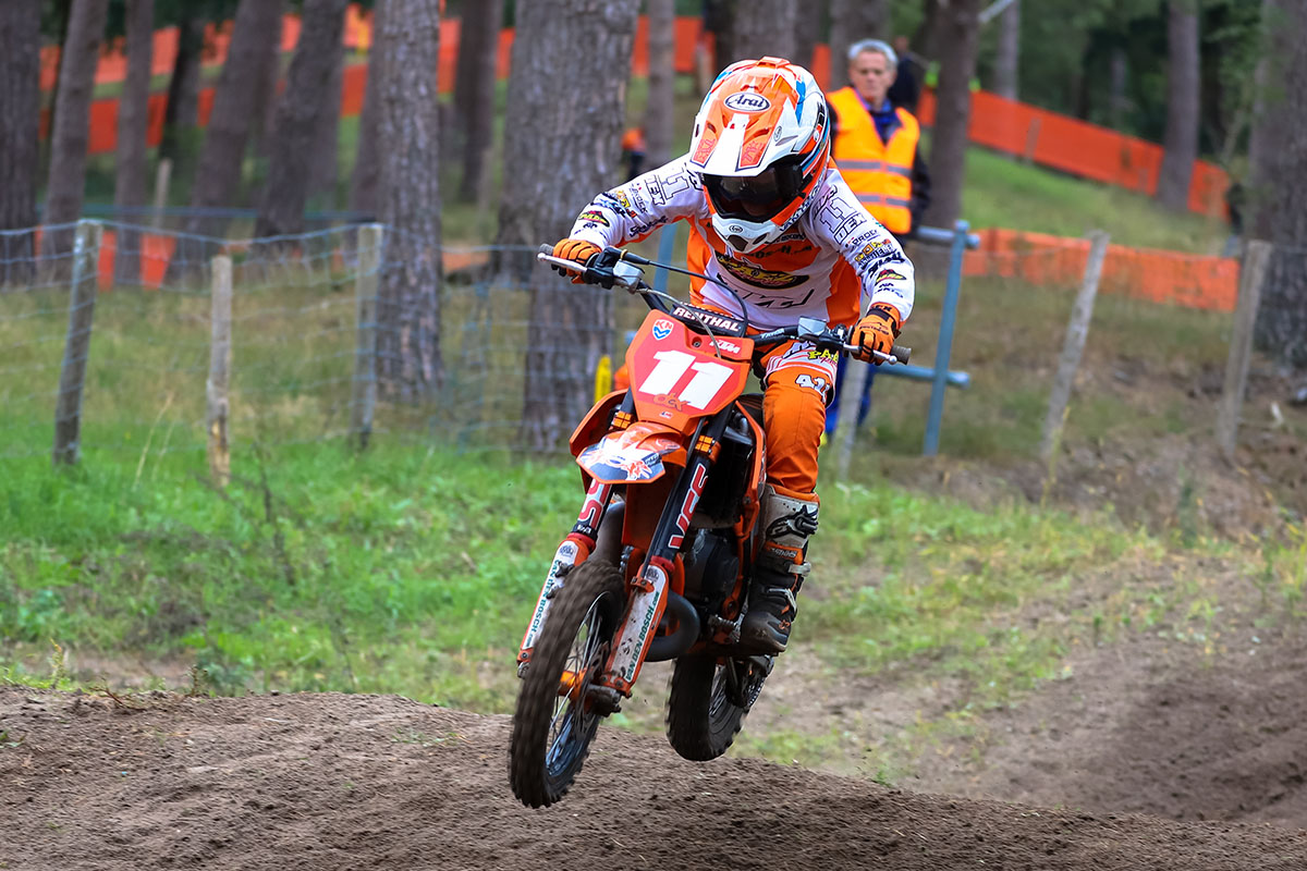 Dex van den Broek ongeslagen naar de titel!