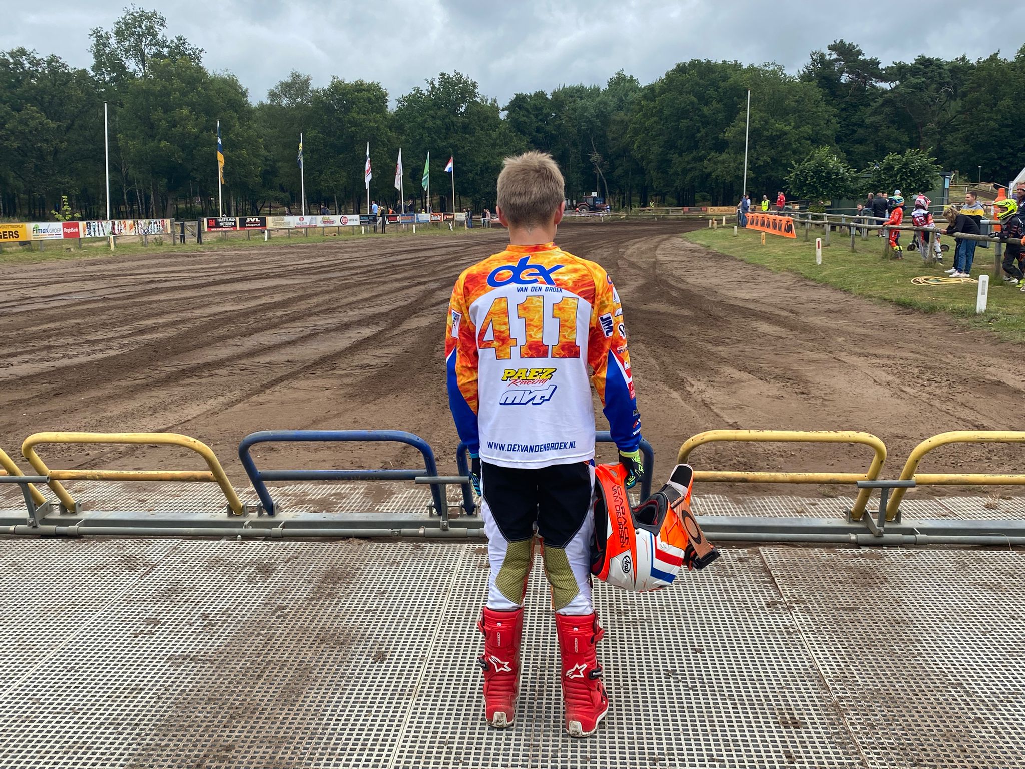 Dex van den Broek pakt eerste manchezege en podium in het ONK 85cc grote wielen in Hummelo