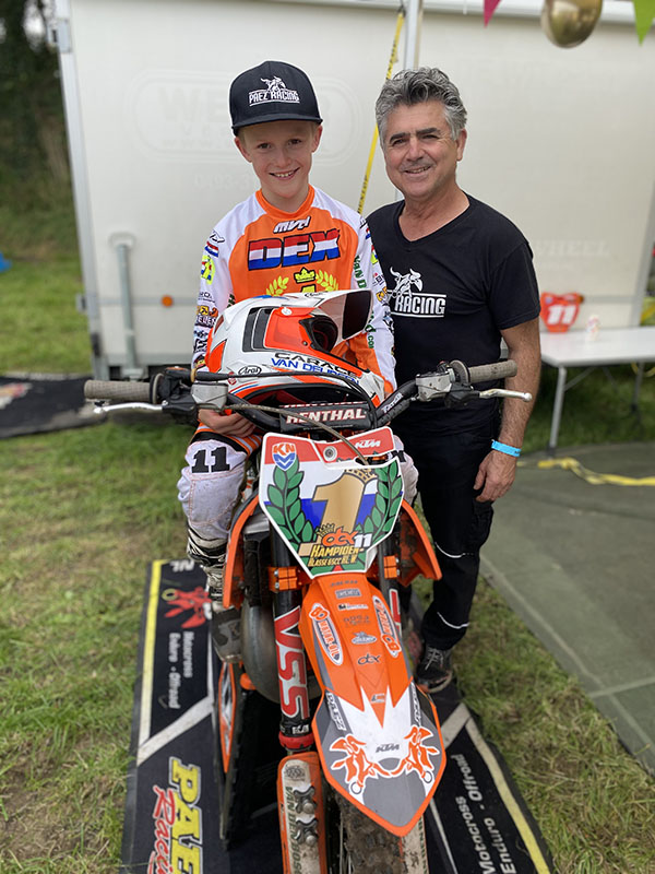 Dex van den Broek ongeslagen naar de titel!