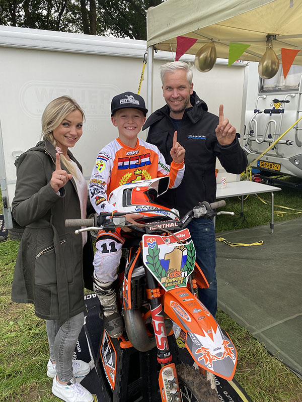 Dex van den Broek ongeslagen naar de titel!