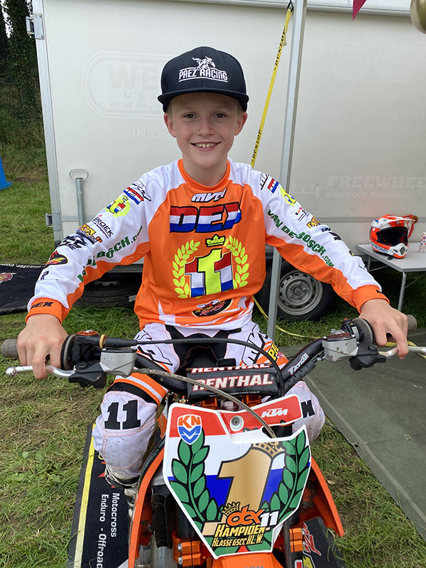 Dex van den Broek ongeslagen naar de titel!