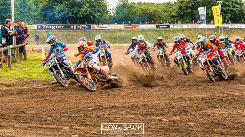 Dex van den Broek pakt eerste manchezege en podium in het ONK 85cc grote wielen in Hummelo